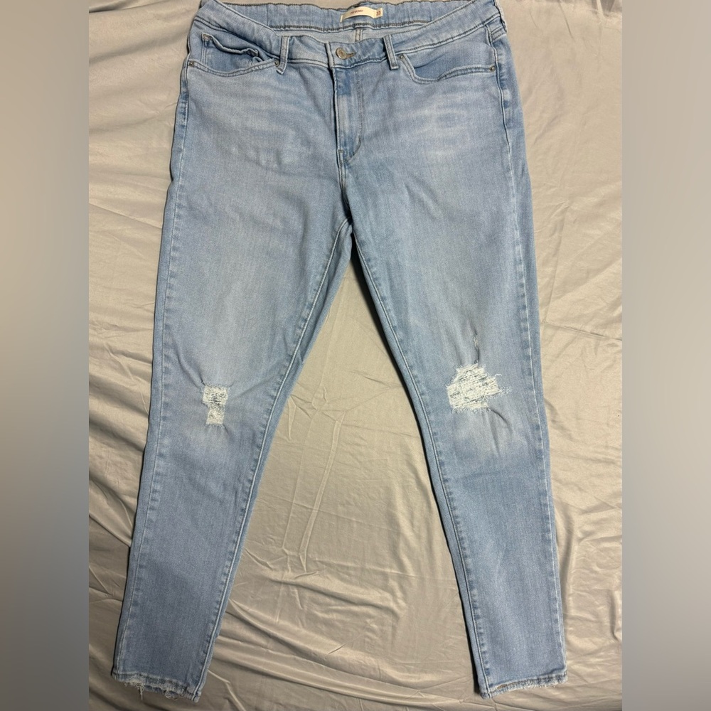 Levi’s skinny mid rise 712 jeans Size 33